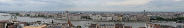 Budapest: Blick von Buda Richtung Donau und Pest